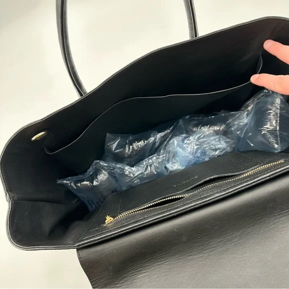 Cuyana Black Leather Trapeze Satchel - Picture 6 of 7